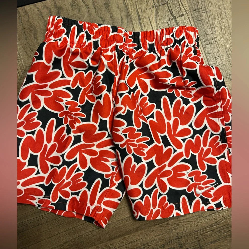 Nike Boys Rashguard/Swim Trunk Set Black/Red Size 5 NWT